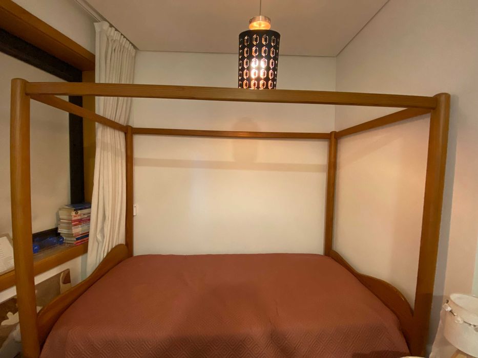 Cama de Dossel solteiro em madeira maciça