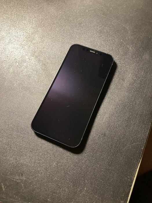 IPhone 12 em boas condiçoes