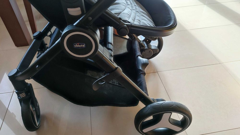 Carrinho de passeio + ovo (Duo Bets Friend Chicco)