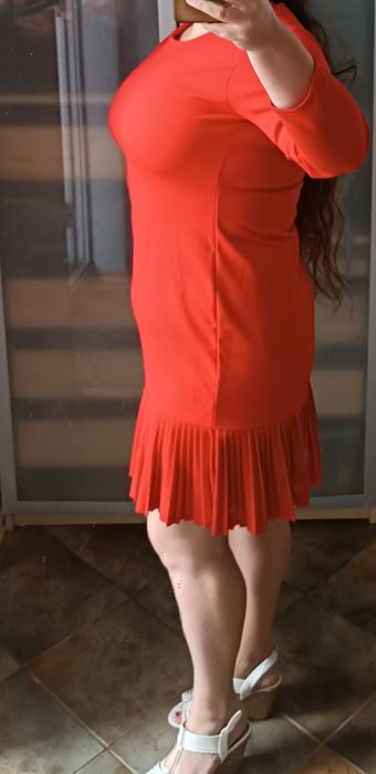 Czerwona sukienka mini plisa XL 42