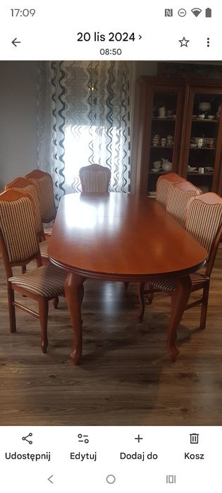 Sprzedam stół i krzesła.