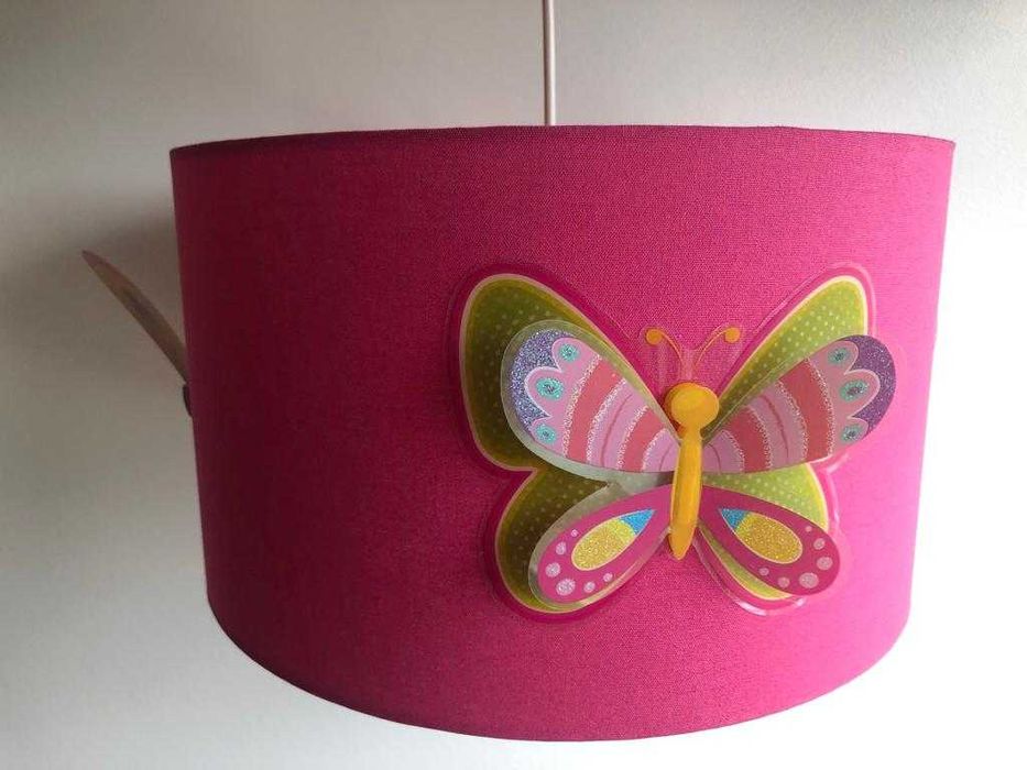 Vários artigos de iluminação quarto de menina