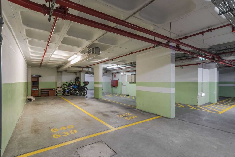Apartamento T2 com Piscina e Terraço no Condomínio do Parque