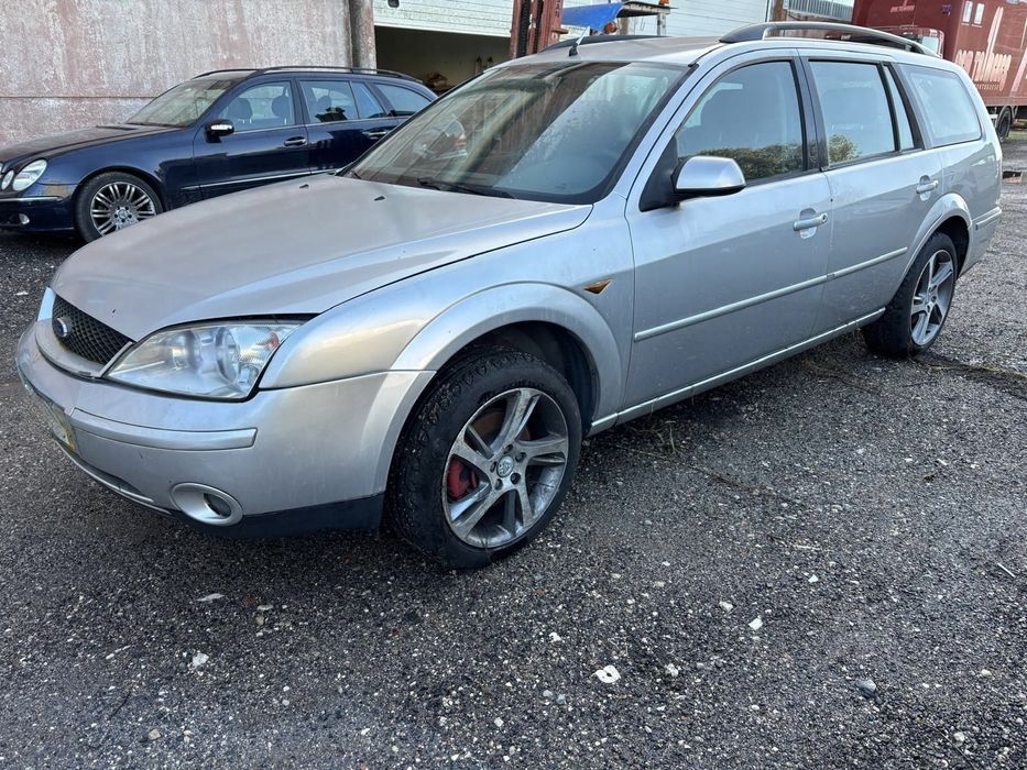 Ford Mondeo Gasolina de 2001 para peças