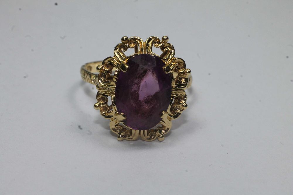 Złoty pierścionek p 750 6,20g R22