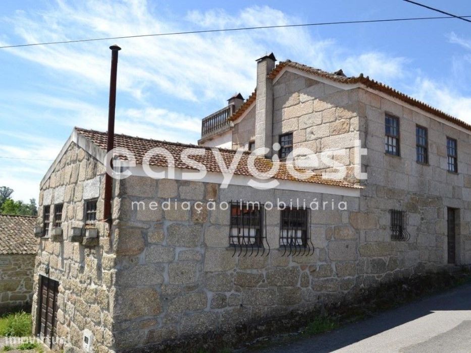 Excelente Casa em Pedra no Casal de Travancinha