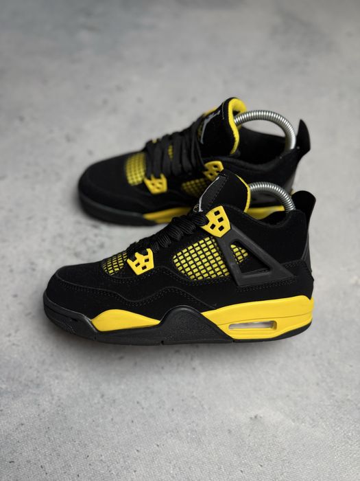Nike Sneakersy Air Jordan Retro 4 Thunder Czarny