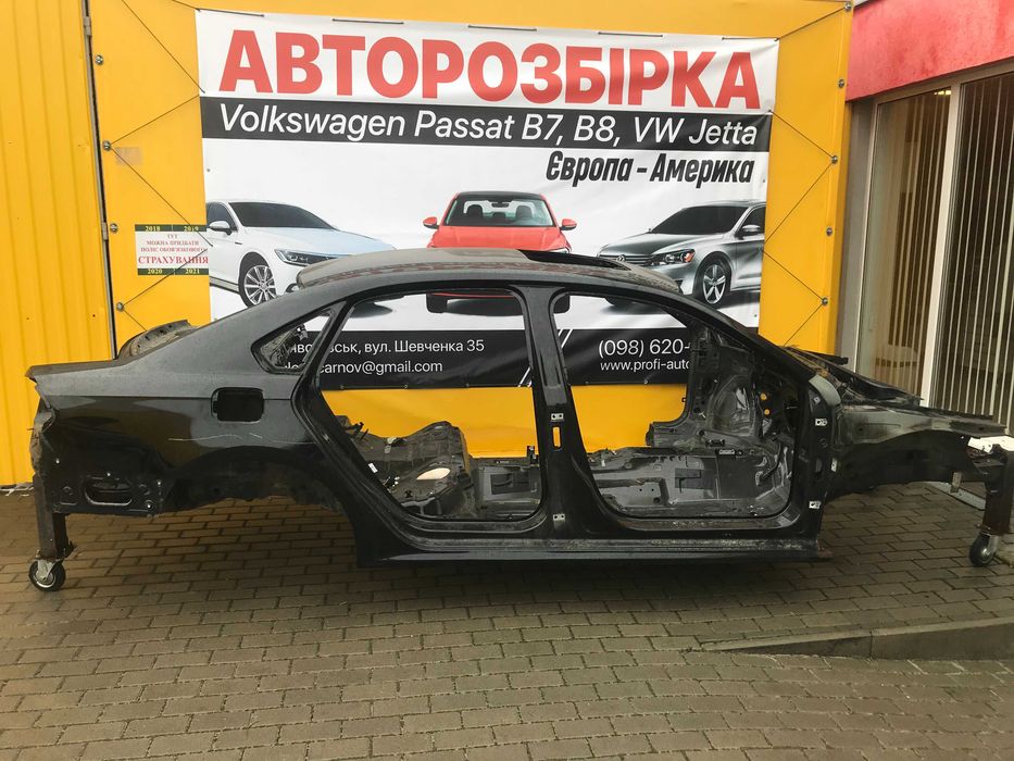 Передні чвертки праві-ліві Volkswagen Passat B7-B8 USA