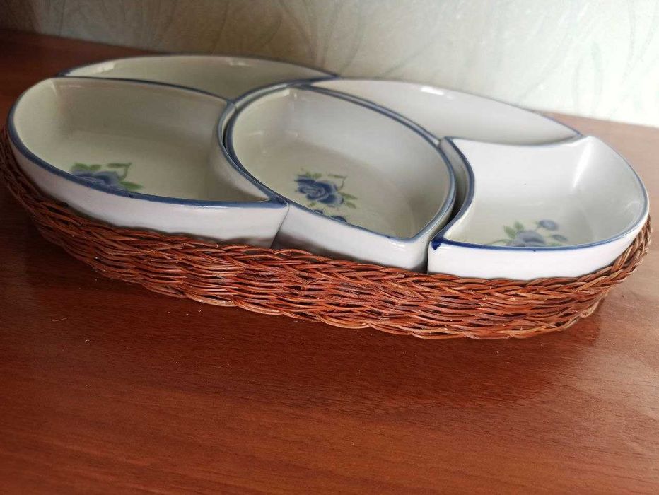 Набір 5 од. керамічного посуду, менажниця в плетеній корзині Cardinal