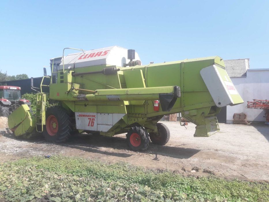 Claas Dominator 76