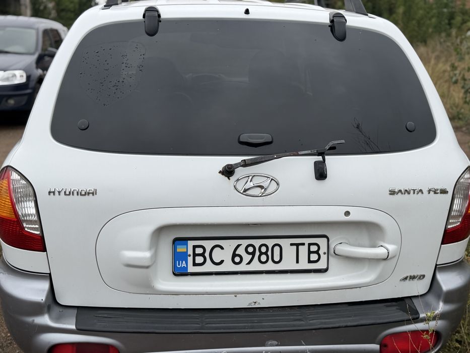 Продам автомобіль Hyundai Santa-Fe 2.0 дизель.Повний привод.