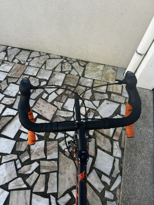 Bicicleta de estrada KTM Strada 800