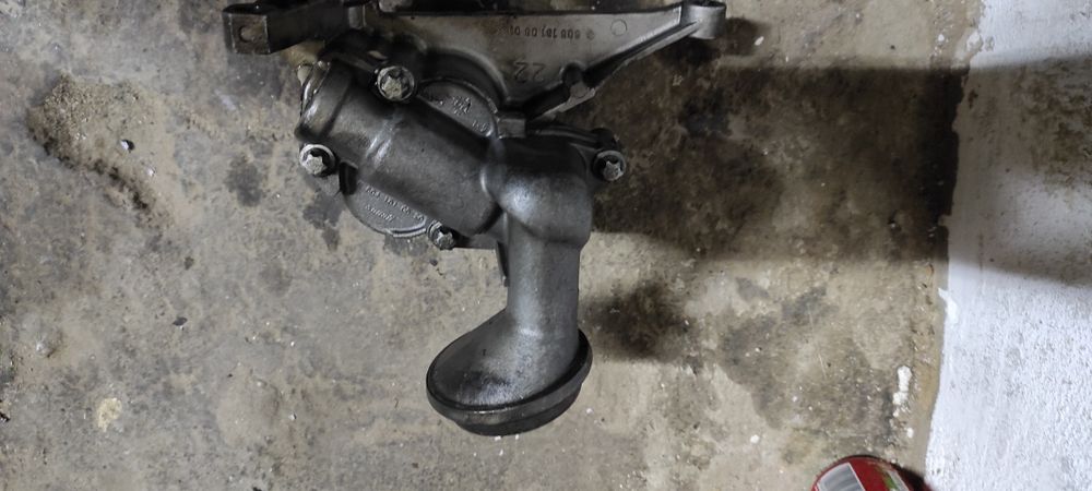 Масляний насос на мерседес 210. 2.2 турбо дізель