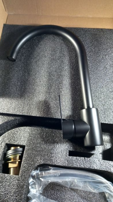 Bateria zlewozmywakowa Milo. Czarna