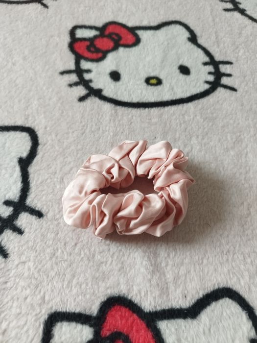 Gumka do włosów scrunchie strawberry