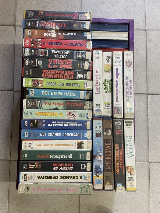 Cassetes VHS em caixa