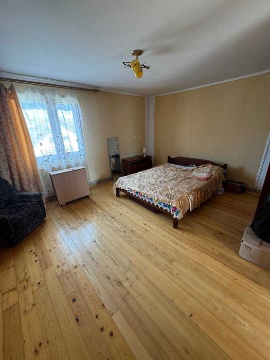 Продаж 2 поверхового будинку з балконом і ділянкою на 6 соток