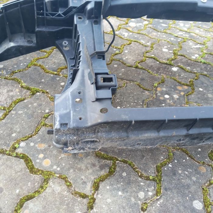 Frente de fibra vw golf plus 5M0805588