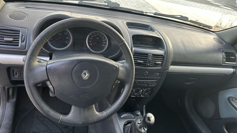 Renault Clio — fotografia 6