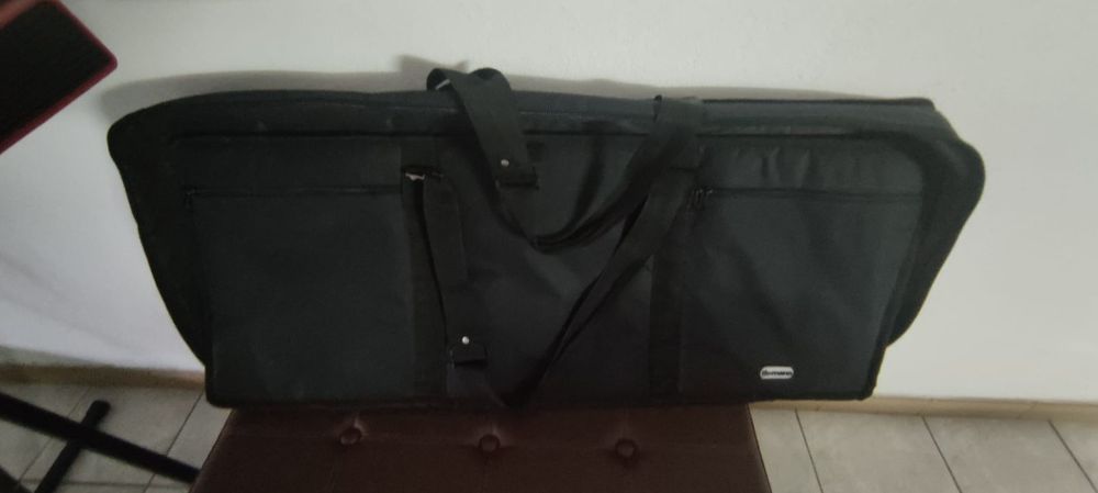 Novation Impulse 61 + pedal, suporte e bolsa