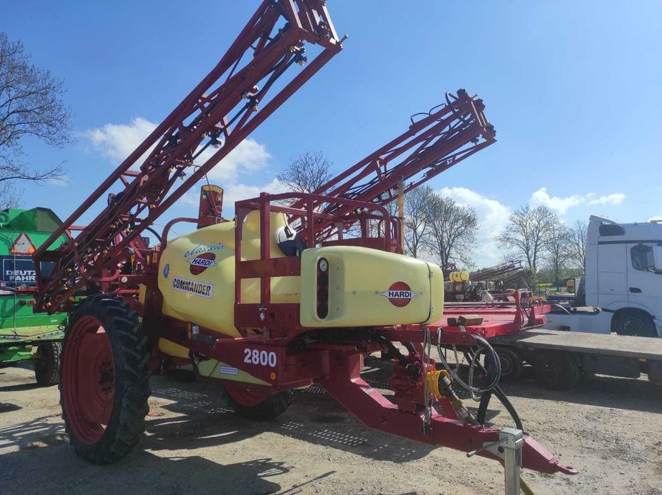 Продам прицепний оприскувач Hardi Commander 2800