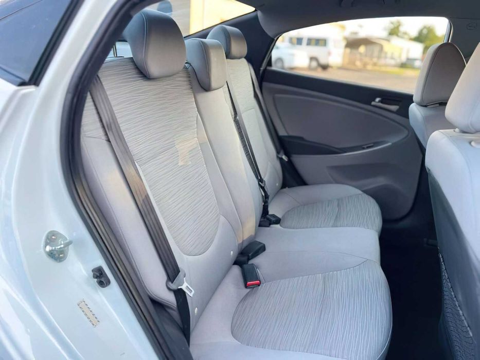 Hyundai Accent GLS      2015