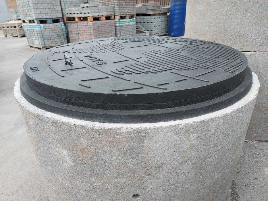 Люк каналізаційний полімерпіщаний Ø 1,12 м (А15) "PLANET" чорний