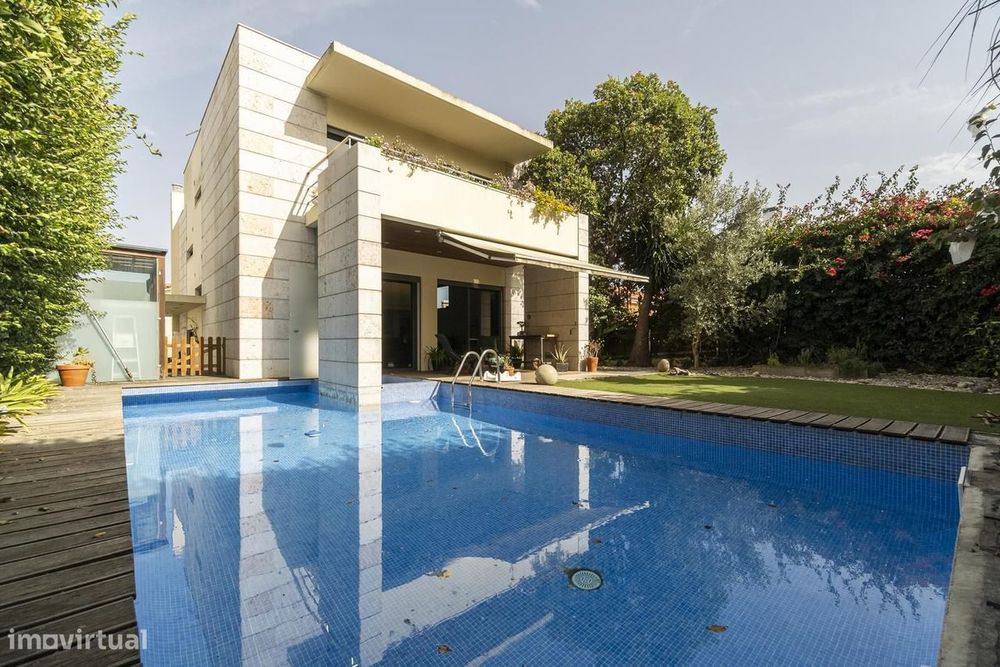 Moradia T5 com piscina, Amoreira (Estoril), Cascais
