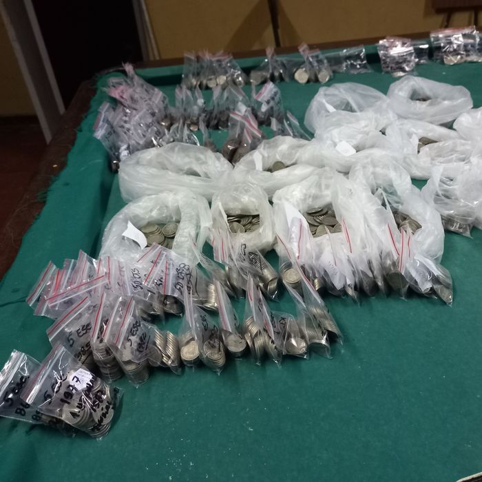 Moedas de escudos várias tipologias.