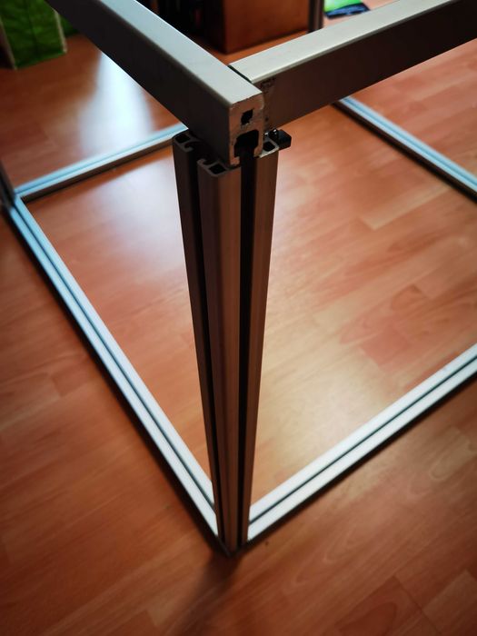 Enclosure Estrutura em Alumínio Extrudido