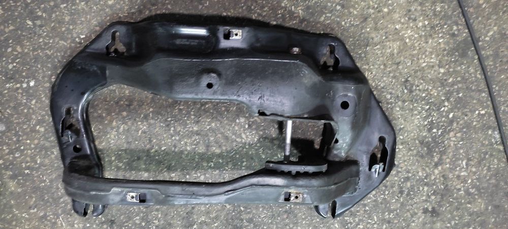 Траверса Роздатки BMW X5 E70 E71 F15 кронштейн Акпп коробки БМВ Х5 Е70