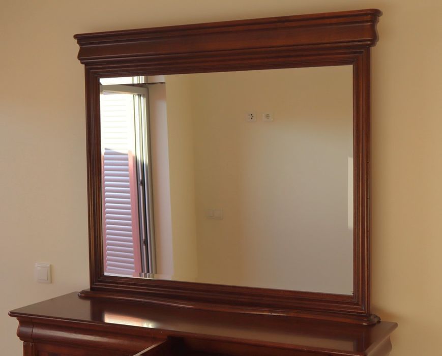 Sapateira com espelho