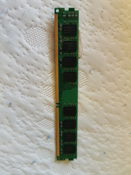 Оперативна пам'ять 4gb DDR3 1600mhz