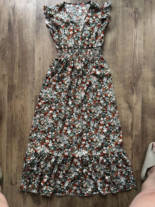 Sukienka maxi letnia w kwiaty zwiewna