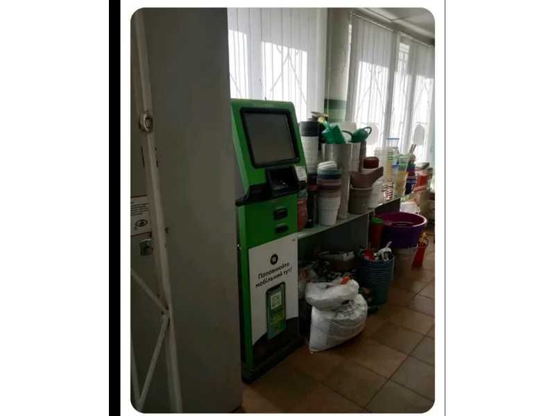 Продаж комерційного приміщення 24.5 м² (колишній банк) вул. Незалежності, 17