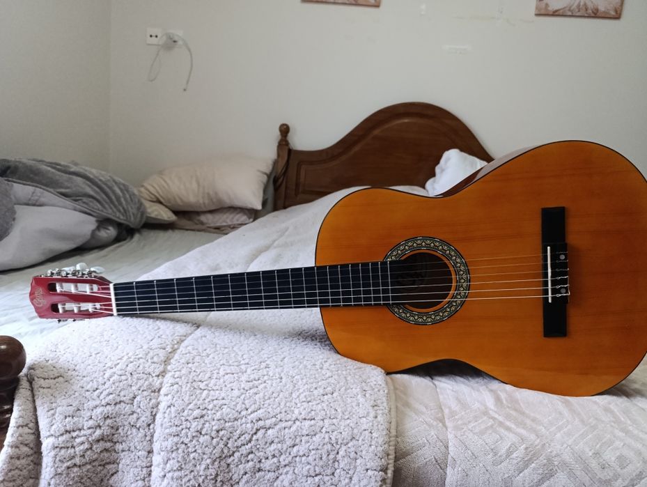 Violão  ótimo para iniciantes