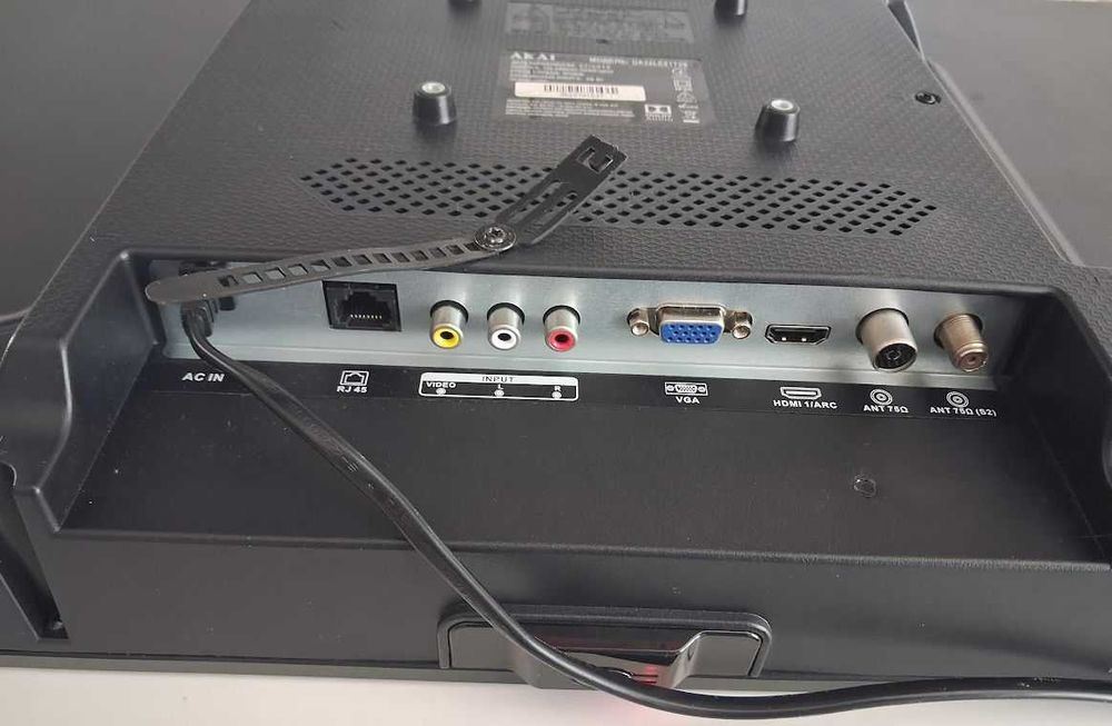 Телевізор Akai UA32LEZ1T2 не працює