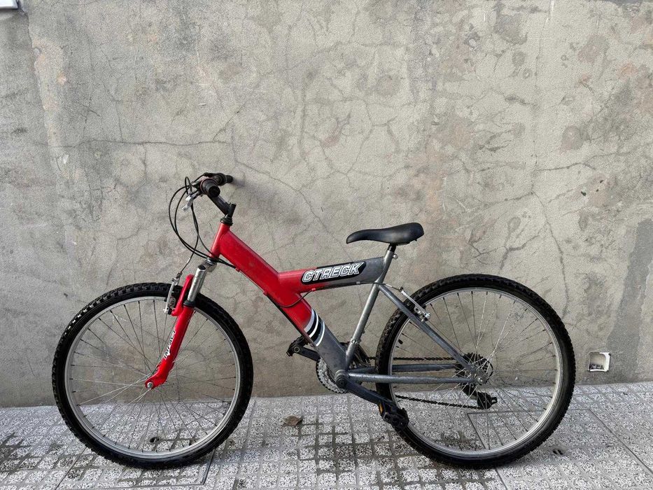 Bicicleta Vermelha G-Treck