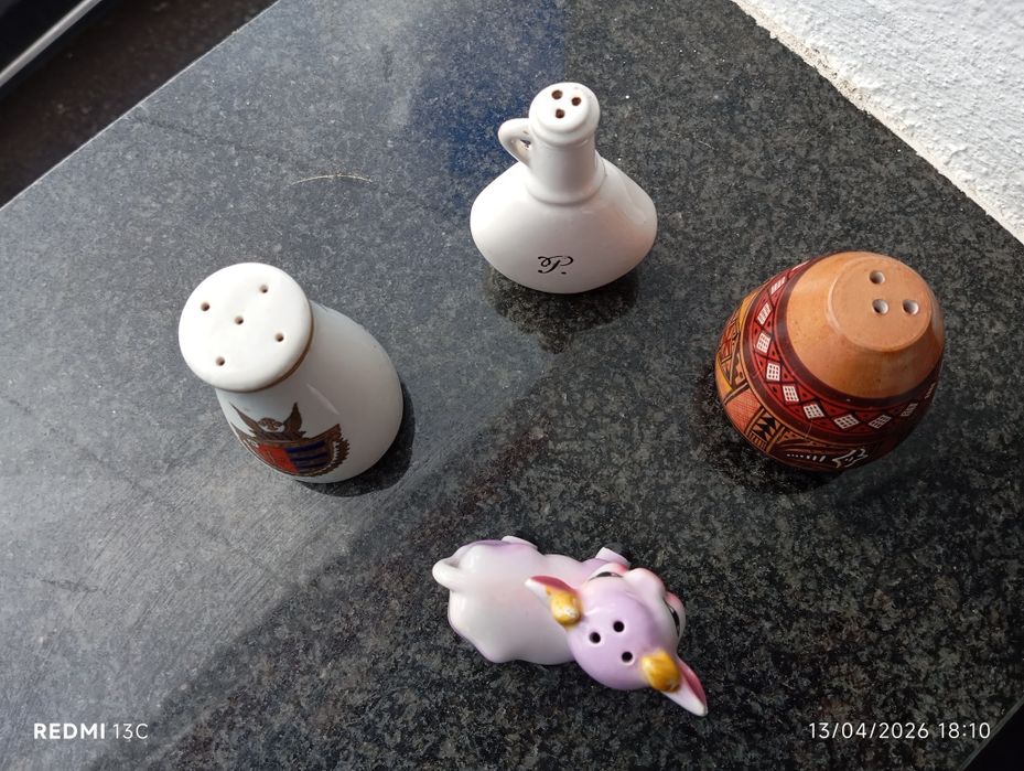 Saleiros e pimenteiros