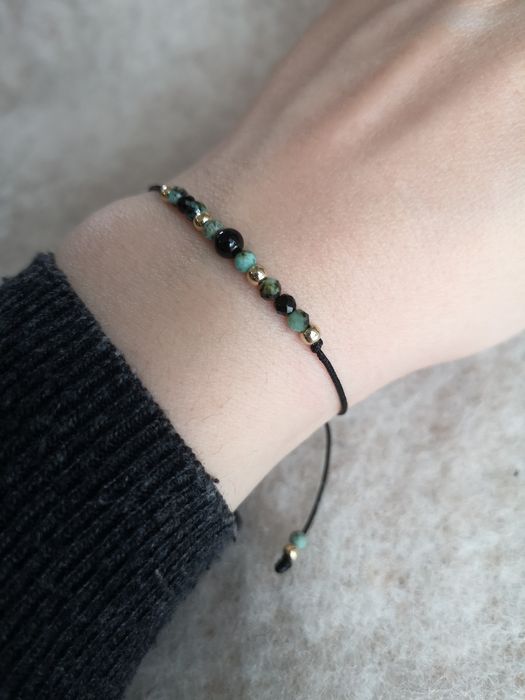 Bransoletka z kamieni naturalnych na sznurku