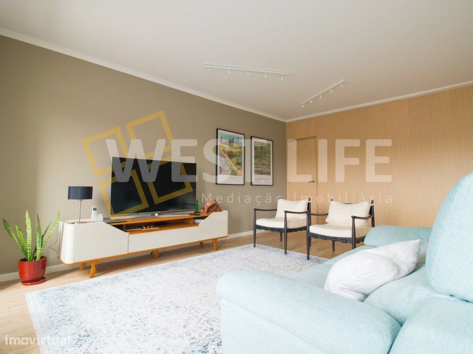 Apartamento Duplex T4 + closet com 2 suítes - características ÚNICA...