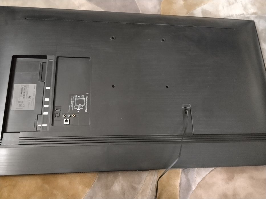 Телевизор Samsung 50 tu. 8000