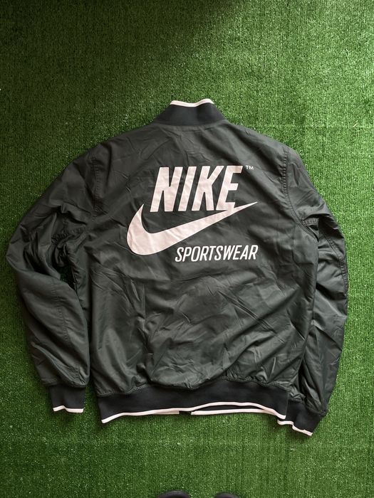 Бомбер Nike Sportswear (Big Logo) — Стиль и Комфорт
