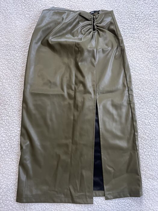 Шкіряна спідниця