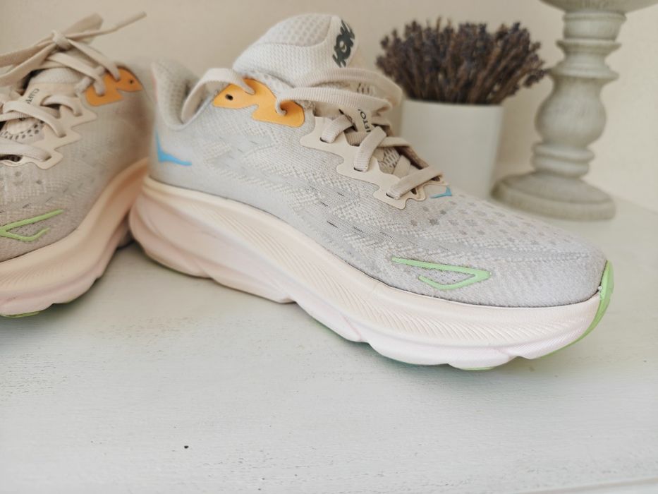 Hoka clifton 9 жіночі кросівки