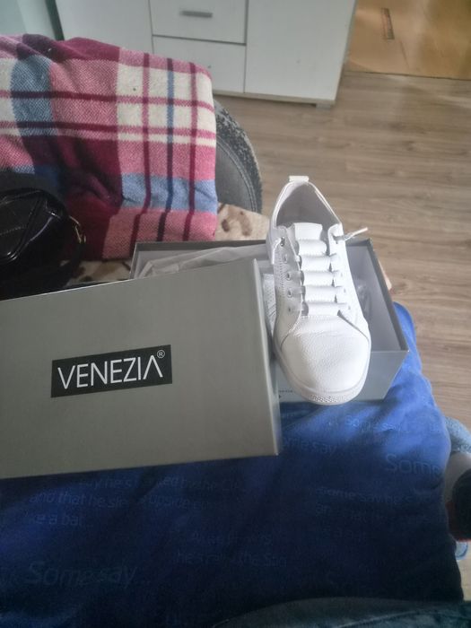 Sprzedam buty skurzane używane tylko  parę razy