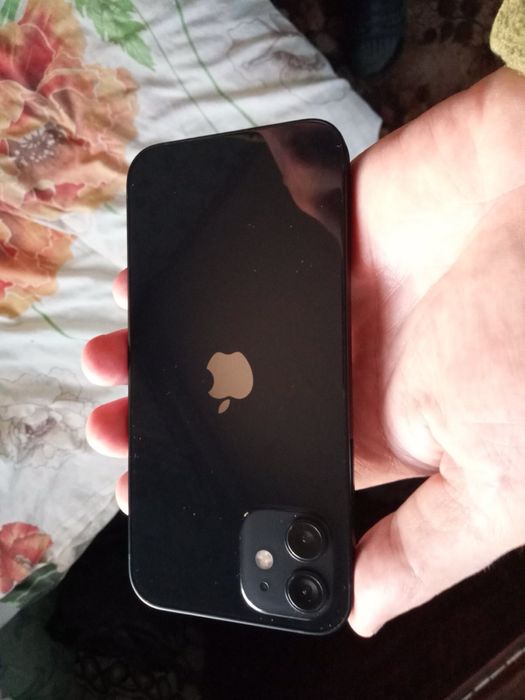 Продам Iphone 12 на 64