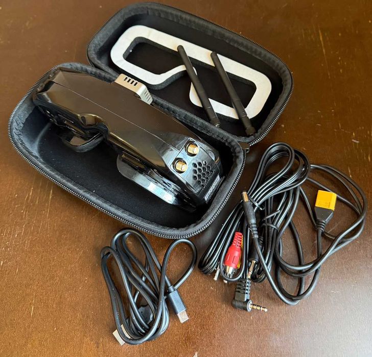 SKYZONE SKY04X V3 OLED FPV окуляри 1280×960 + кейс, комплект