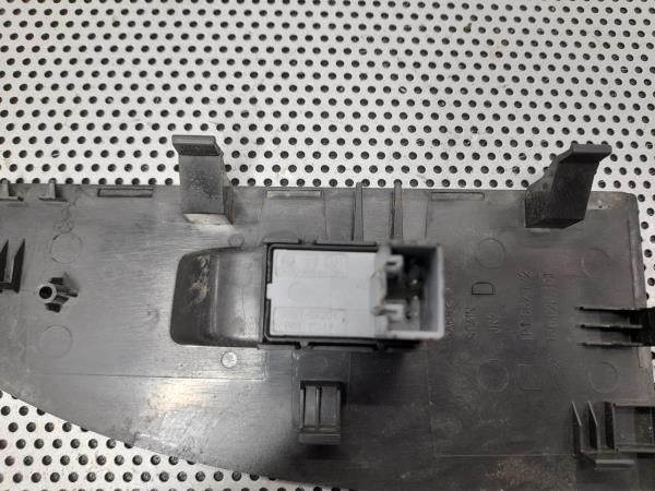Comando / botão / interruptor vidros frente direito SEAT Leon (1P1)