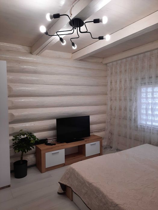 Затишний  будинок у центрі міста подобово посуточно